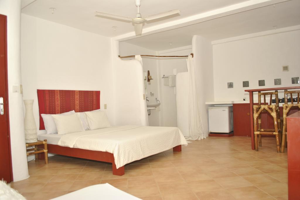 Artista Beach Villa Balabag  Habitación foto