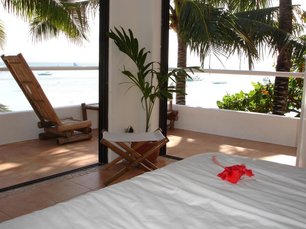 Artista Beach Villa Balabag  Habitación foto