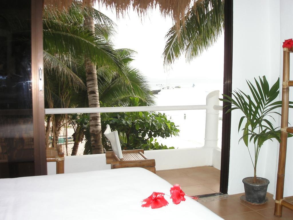 Artista Beach Villa Balabag  Habitación foto