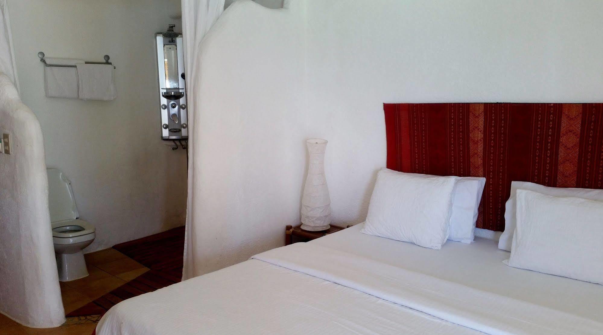 Artista Beach Villa Balabag  Exterior foto