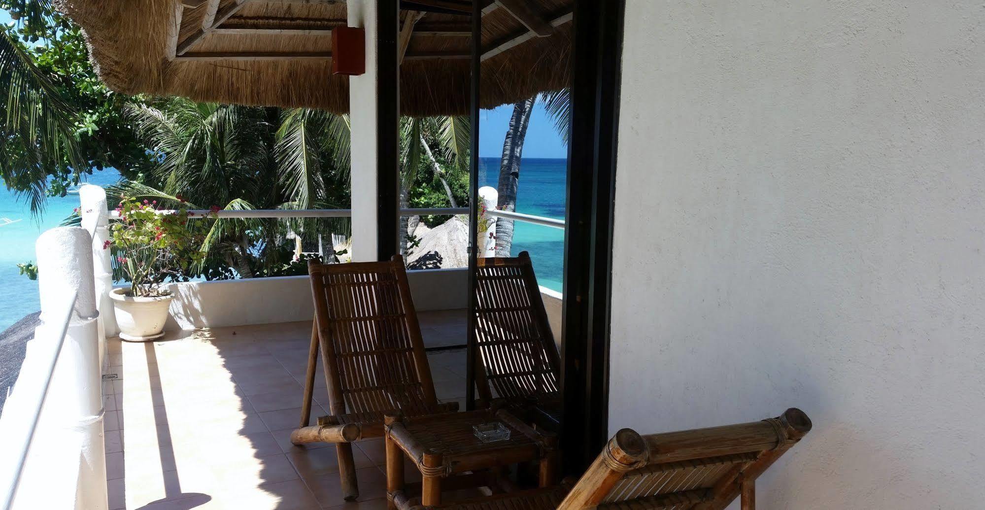 Artista Beach Villa Balabag  Exterior foto